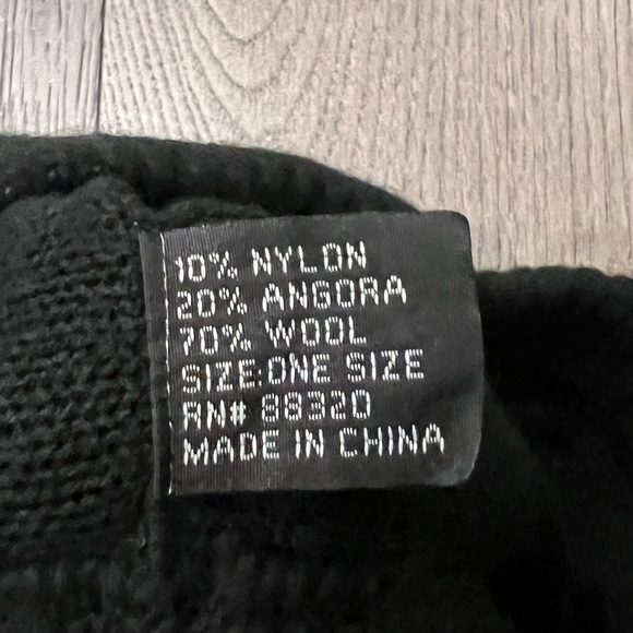 Knit Beret Pom Pom Hat - Picture 4 of 5